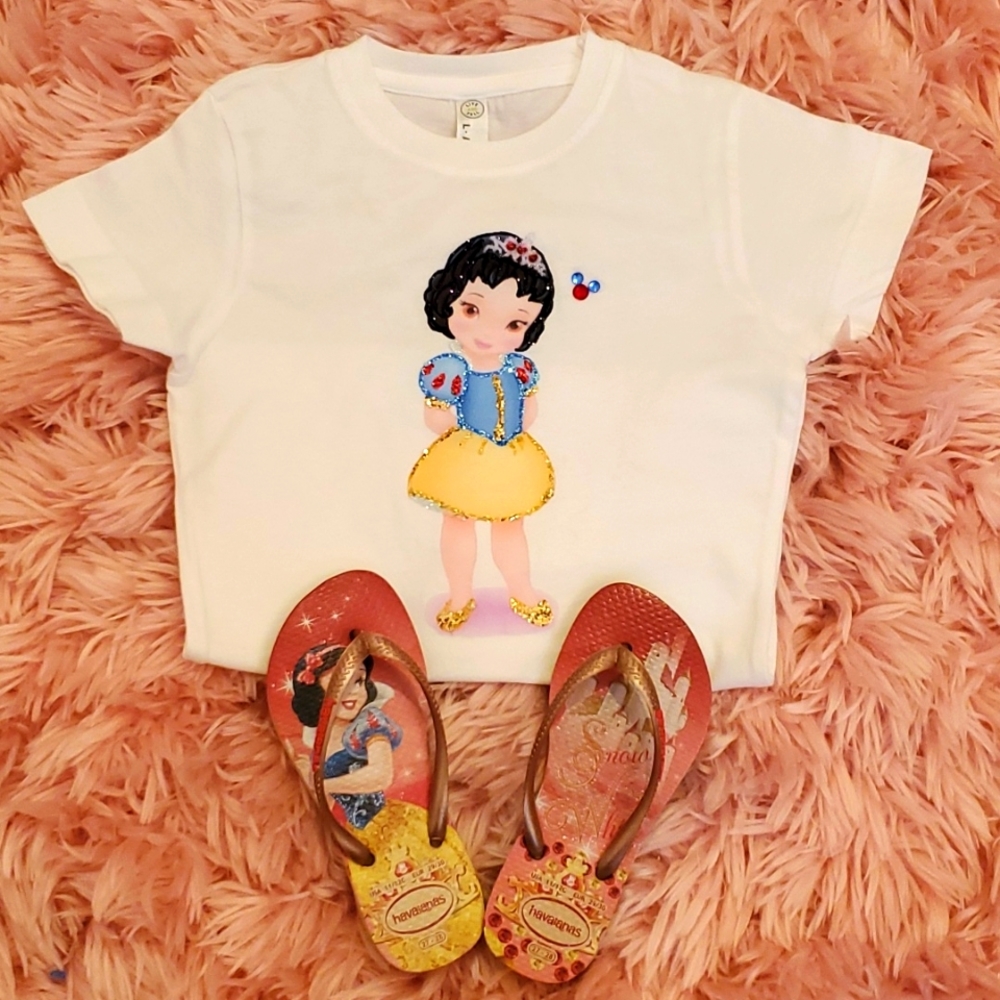 SNOW WHITE NEW GIRL'S HANDMADE GLITTER TEE SIZE S